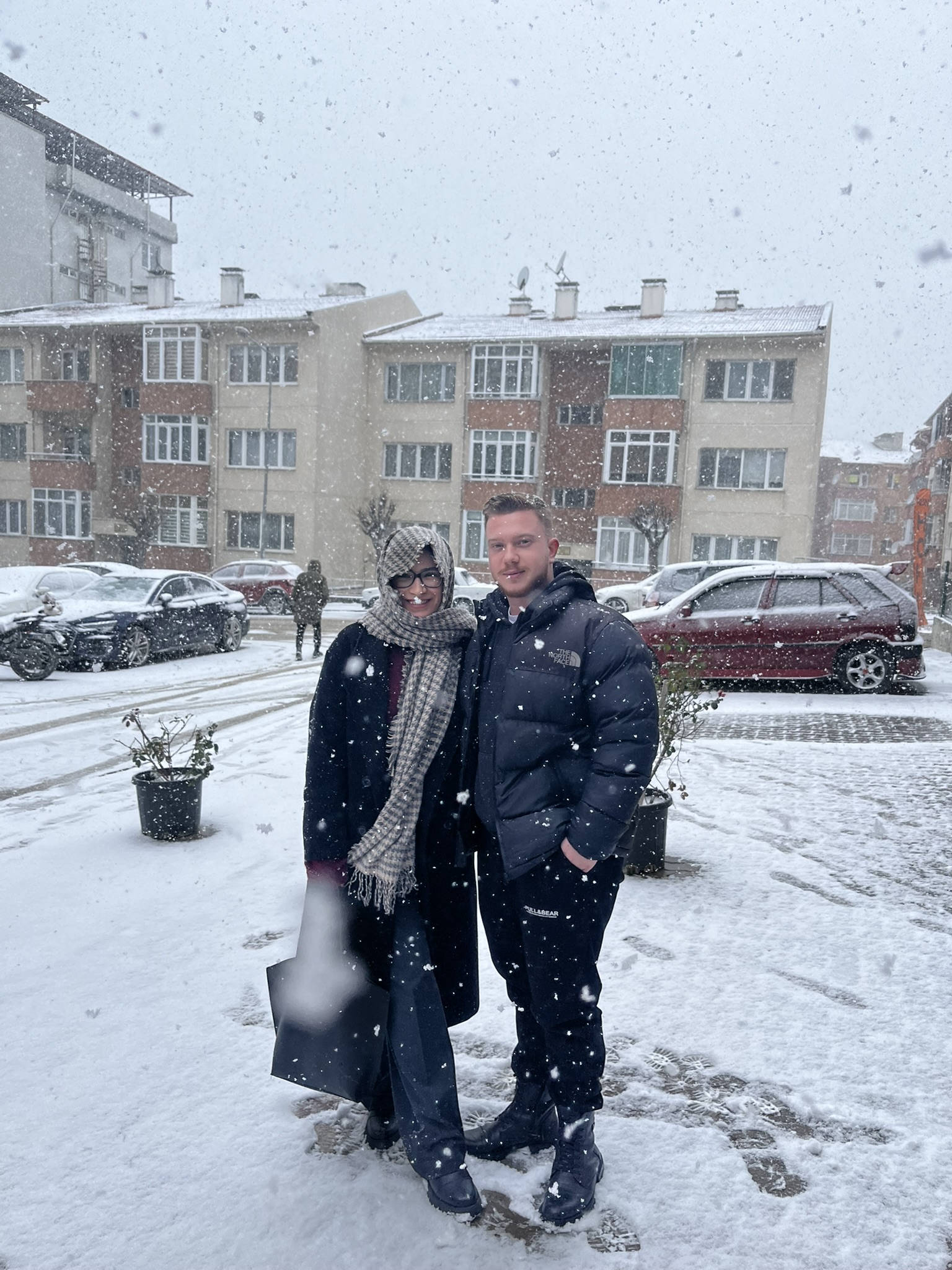 Kangoo Cafe önünde kar fotoğrafı