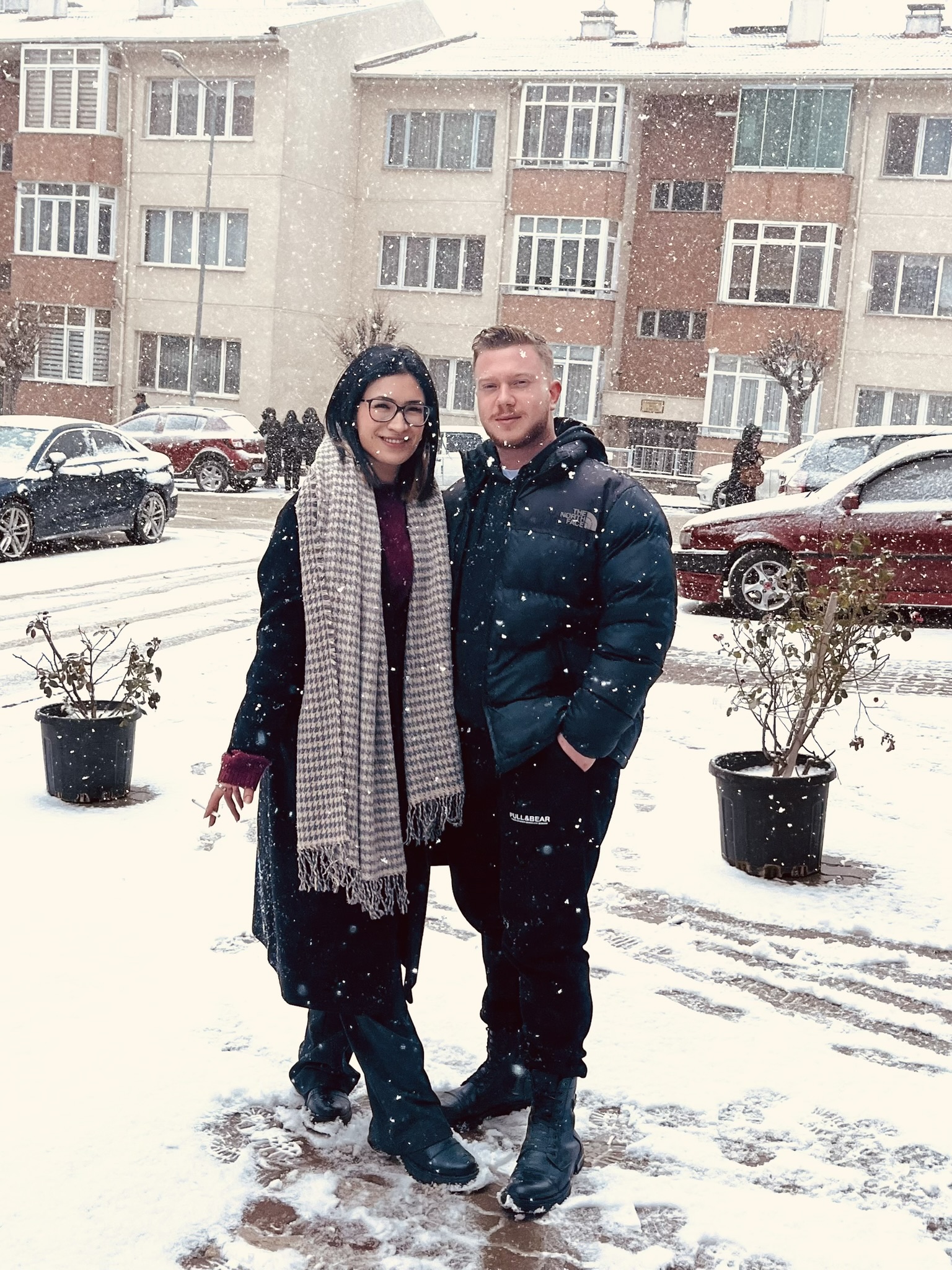 Kangoo Cafe önünde kar fotoğrafı