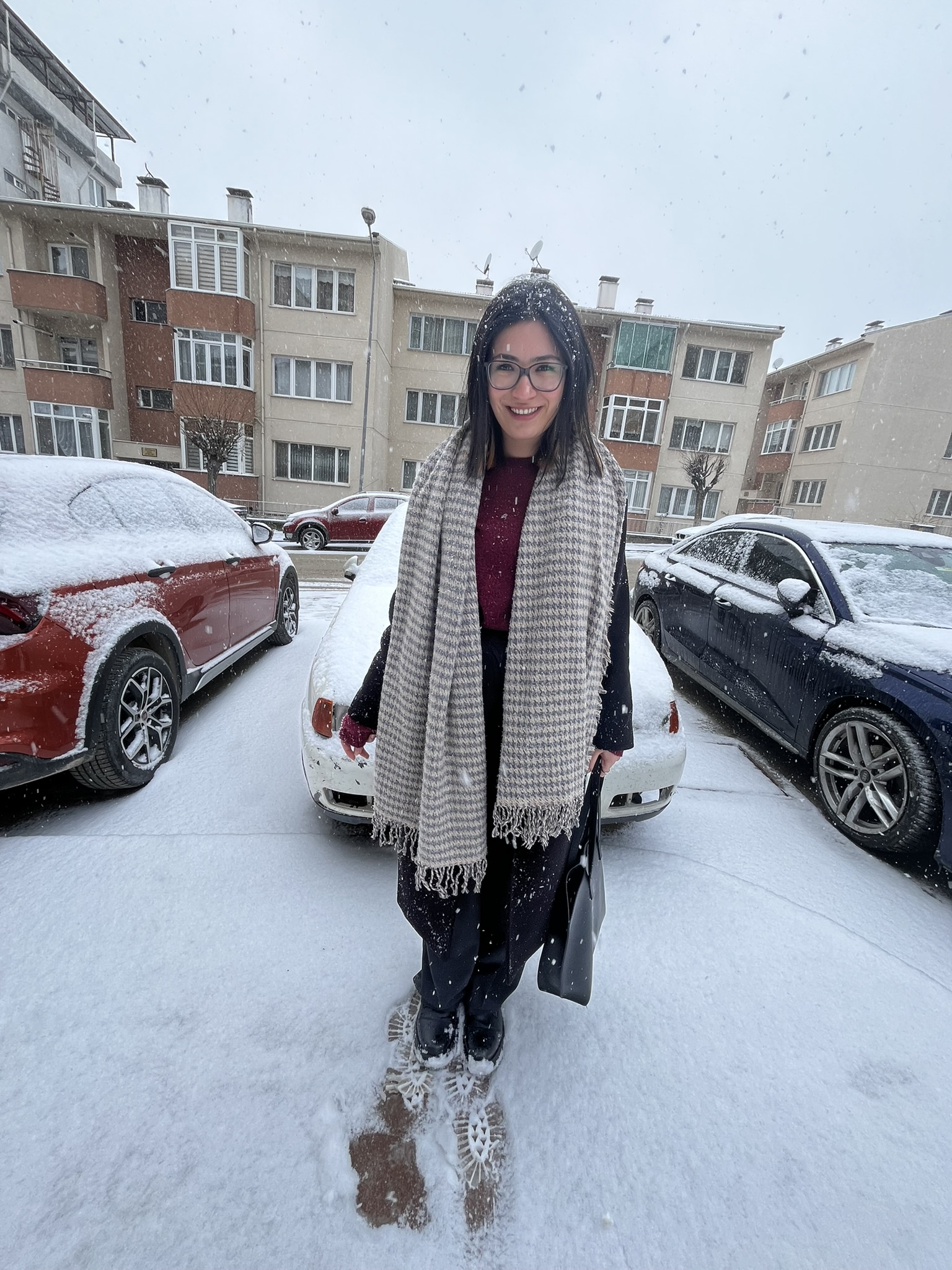 Kangoo Cafe önünde kar fotoğrafı