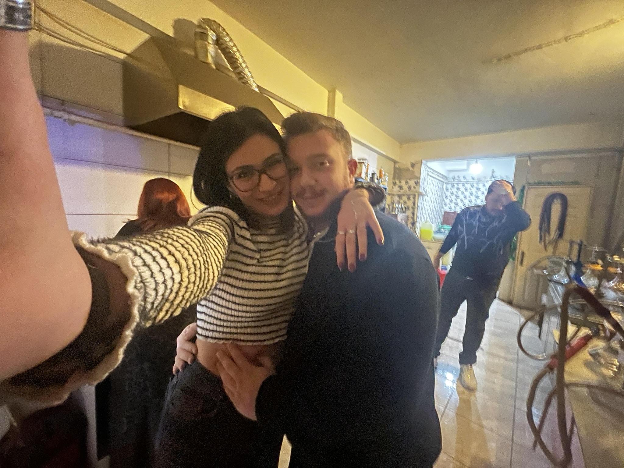 Mutfakta sarmaş dolaş