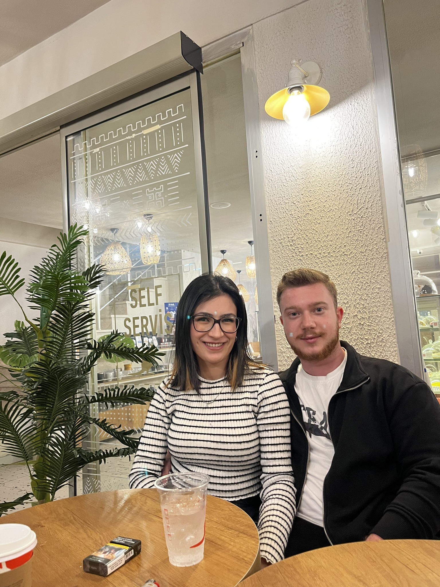 Karşımızda kardelen var bu arada