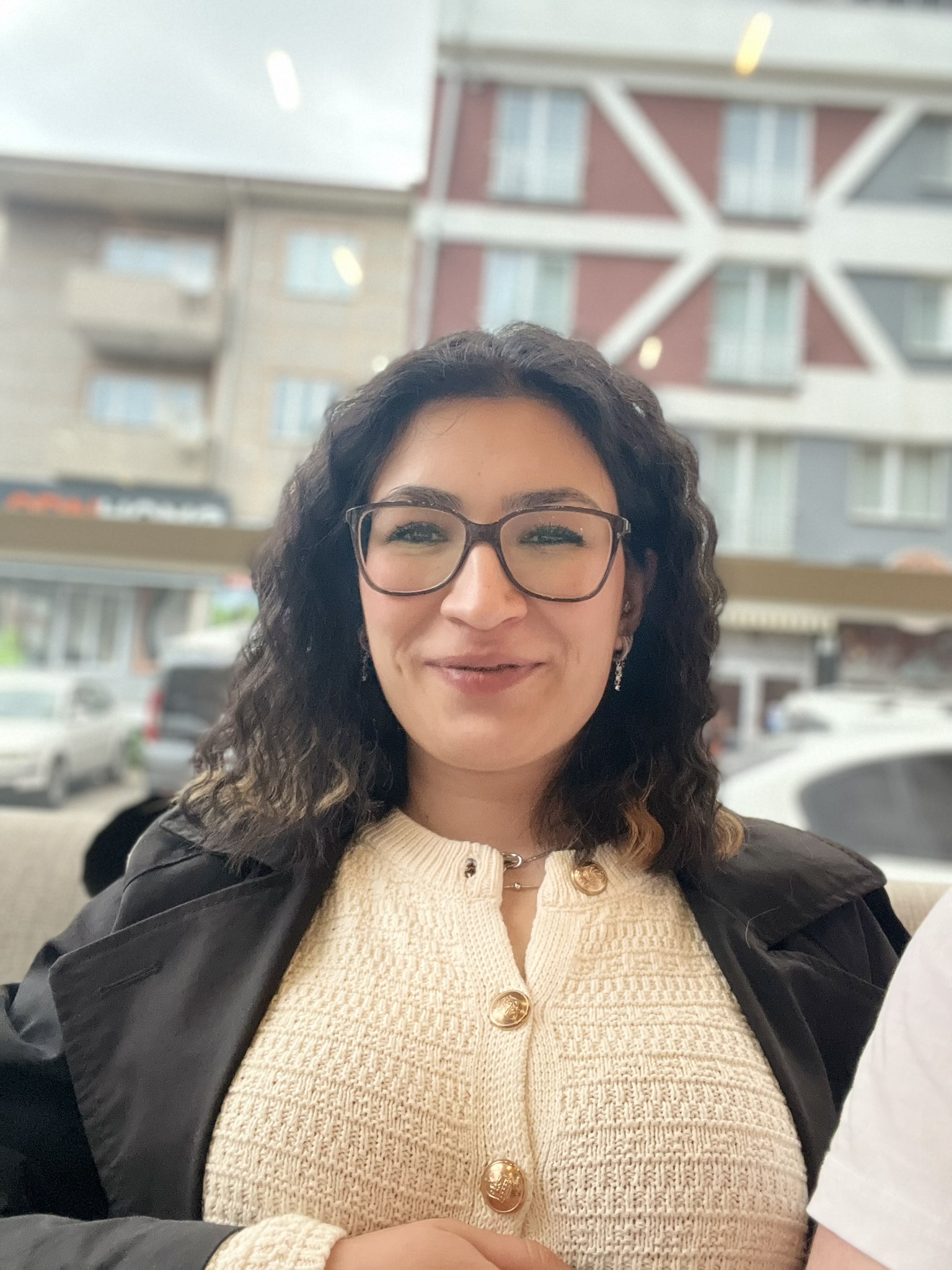 Ne güzel çıktım olum bakışı